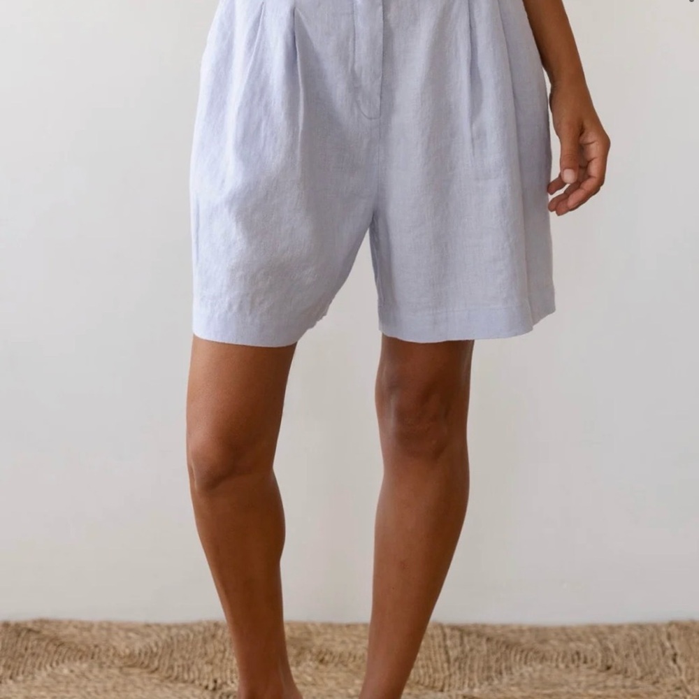 DONNI. Women's High Waist Light blue linen Shorts